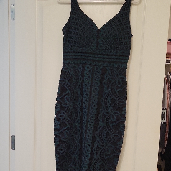 Bisou Bisou Dresses & Skirts - Bisou Bisou Black and Green Midi Dress